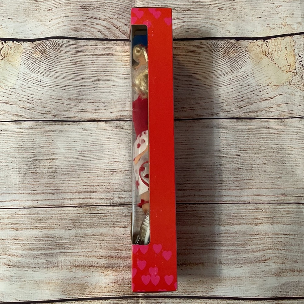 Pretty Hearts Barbie 1991 - Picture 5 of 10